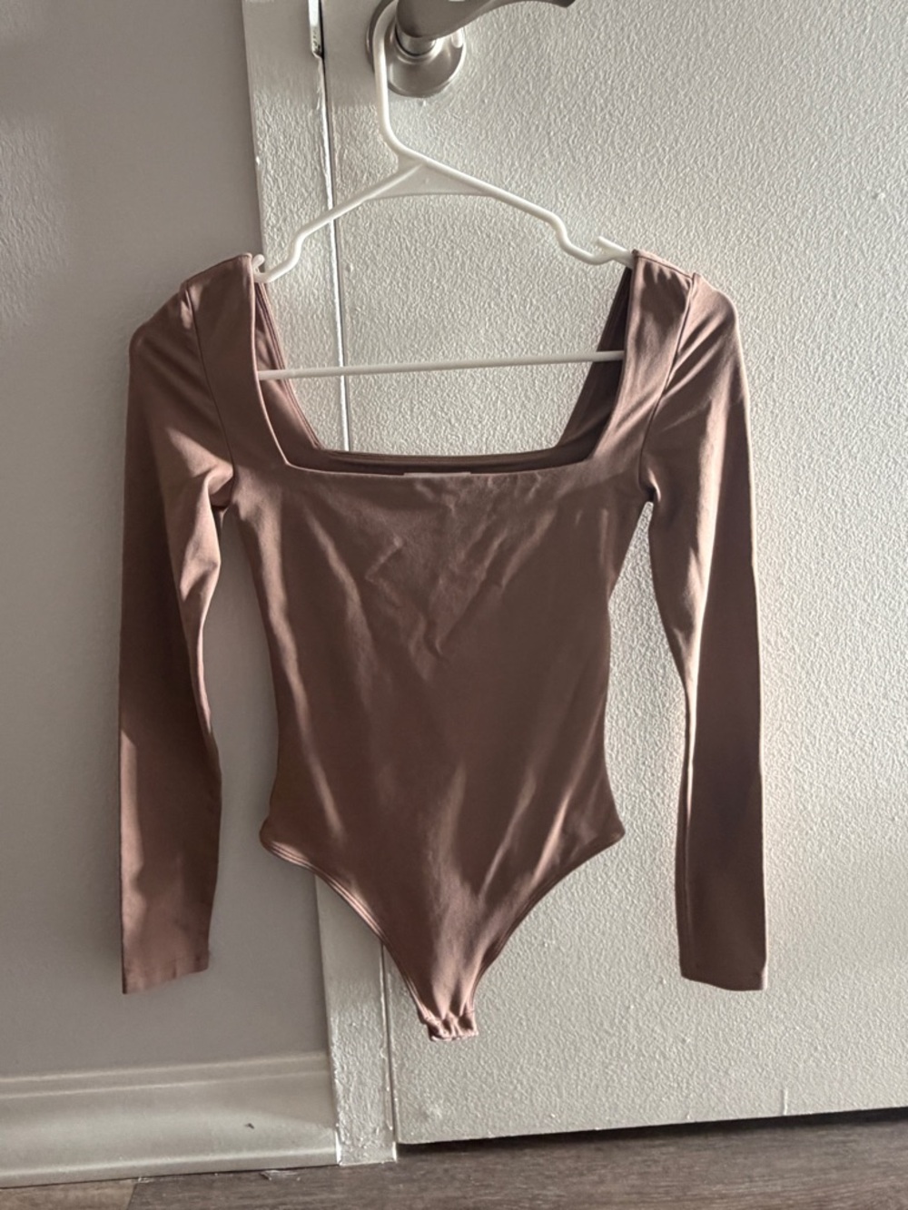 Aritzia Babaton contour square neck body suit